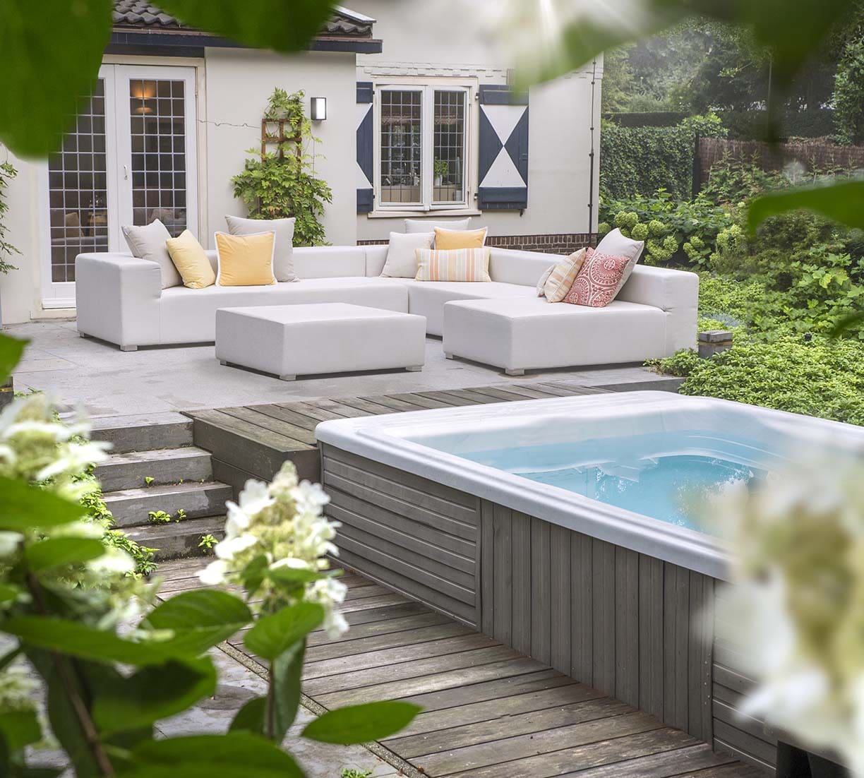 VIPS: Very Impressive Products - Life-Style Furniture 03